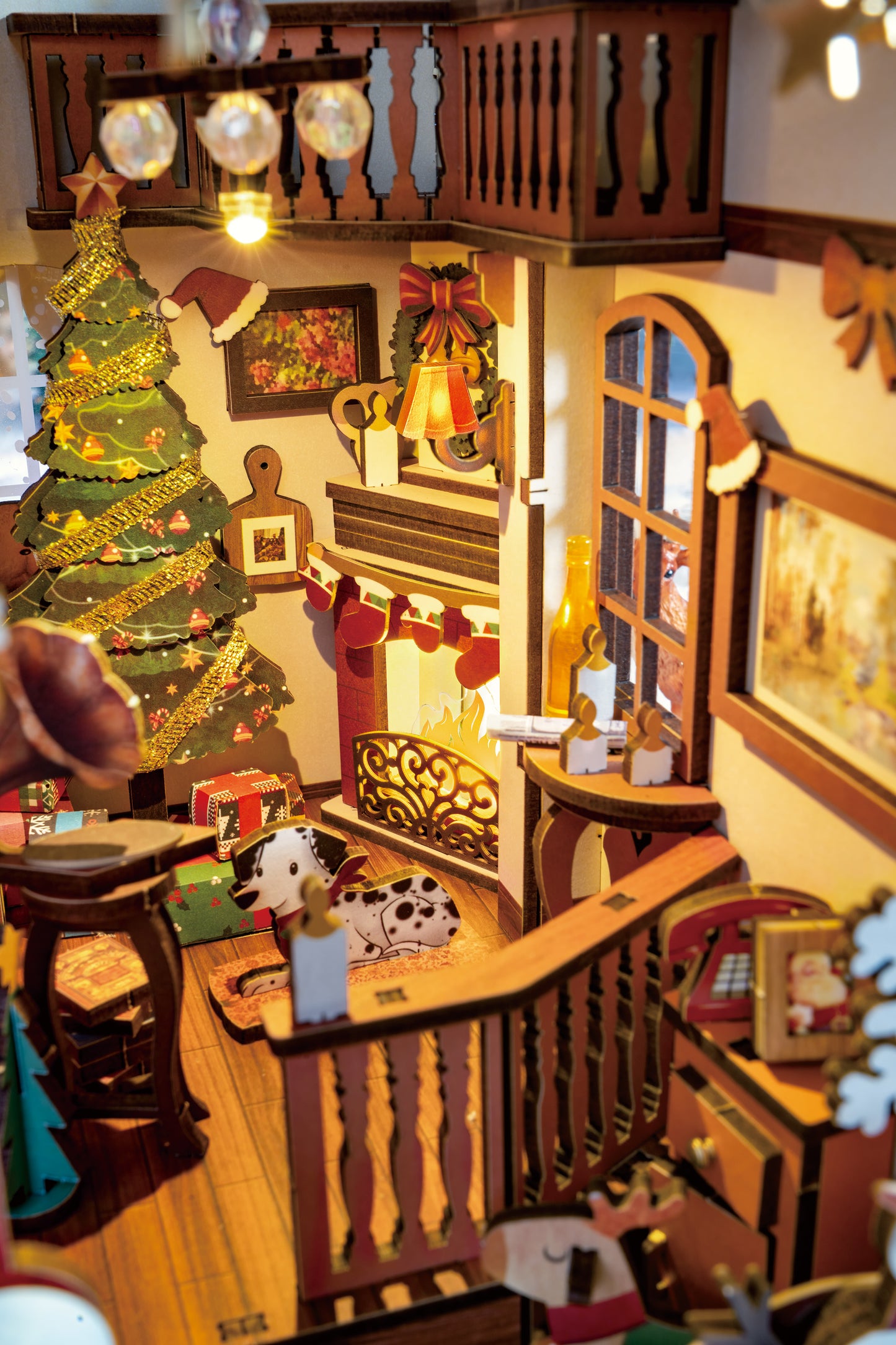 TGC07 Rolife Christmas Indoor Scene Book Nook